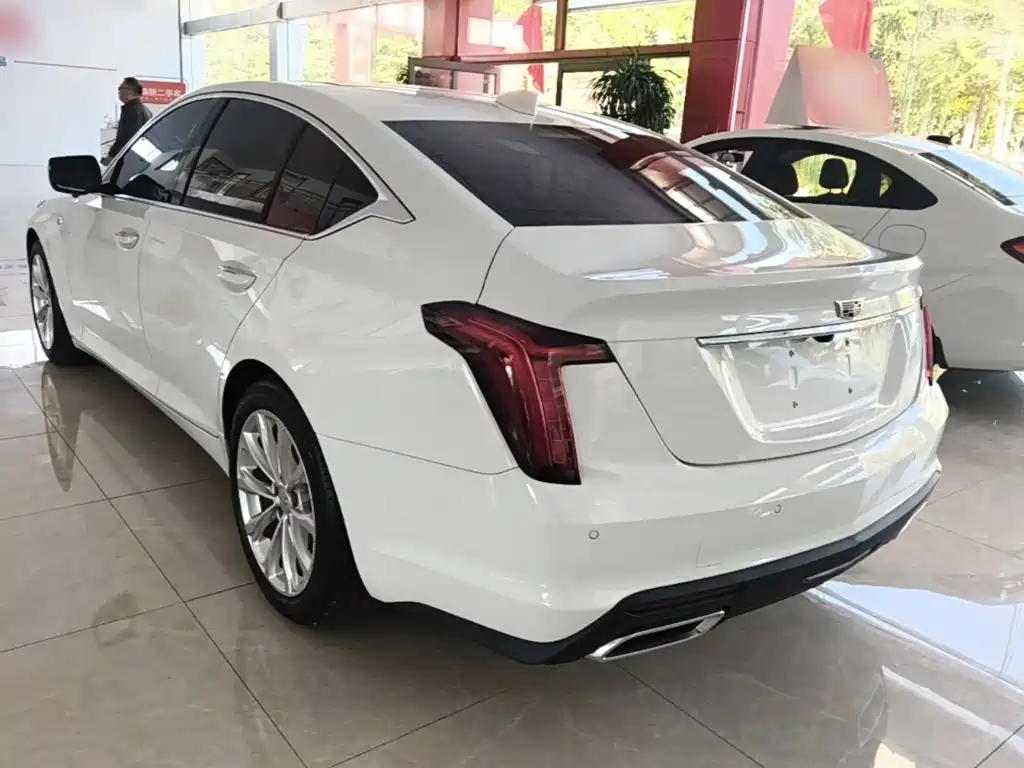 Cadillac CT5 — миниатюра 5