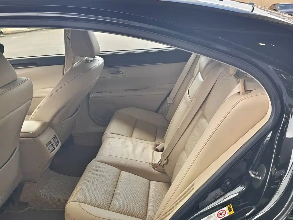 Lexus ES — миниатюра 5