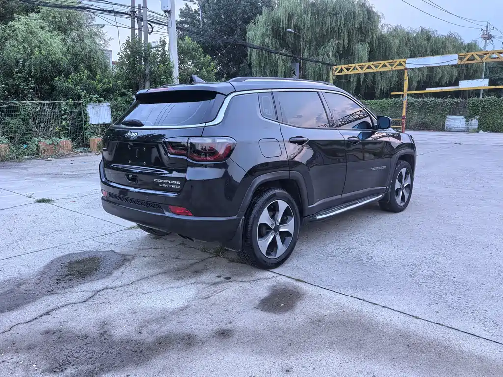 Jeep Compass — миниатюра 7