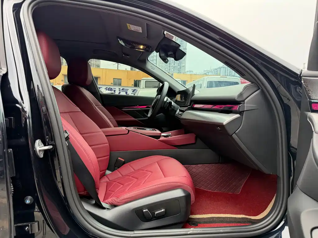 BMW 5 Series — миниатюра 14