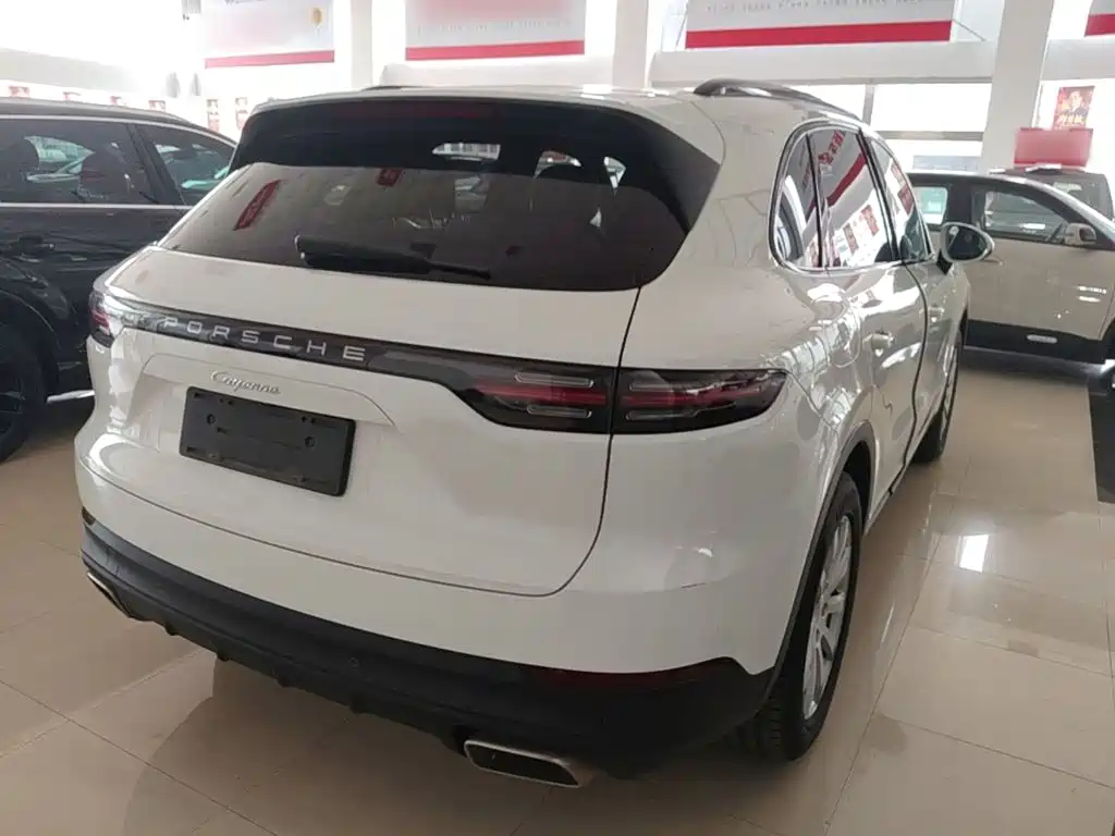 Porsche Cayenne — миниатюра 7