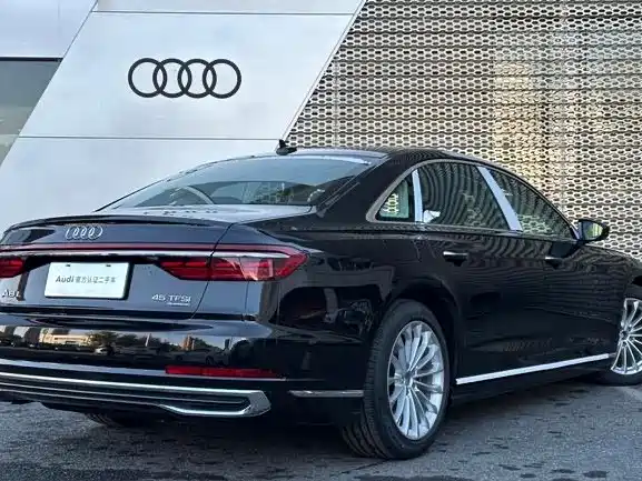 Audi A8 — миниатюра 4