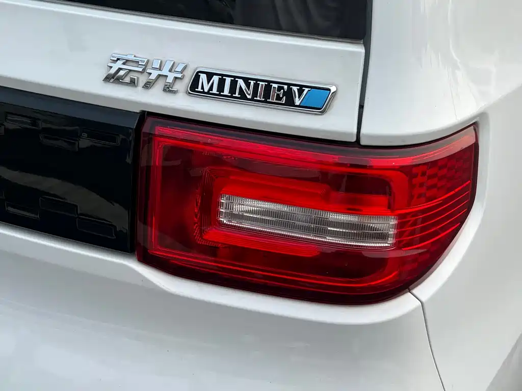 Wuling MINIEV — миниатюра 7