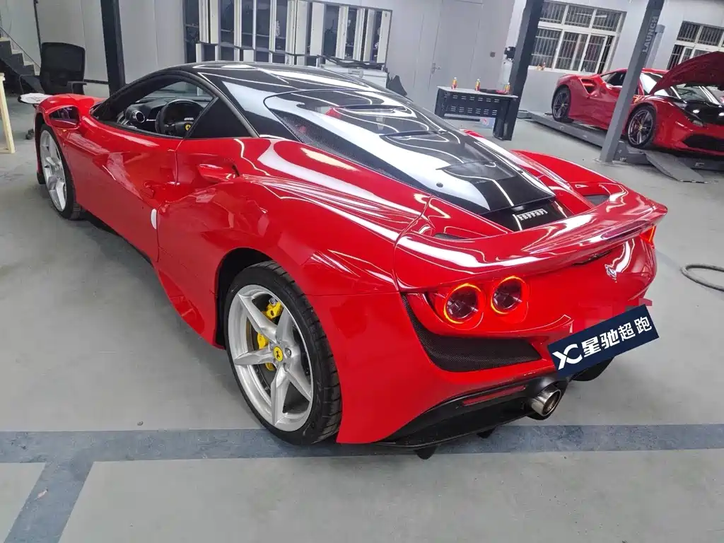 Ferrari F8 — миниатюра 2