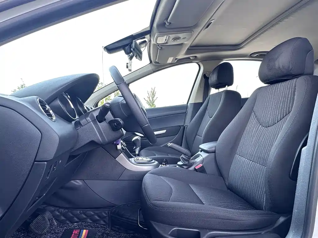 Peugeot 408 2013 2.0L AT Luxury
