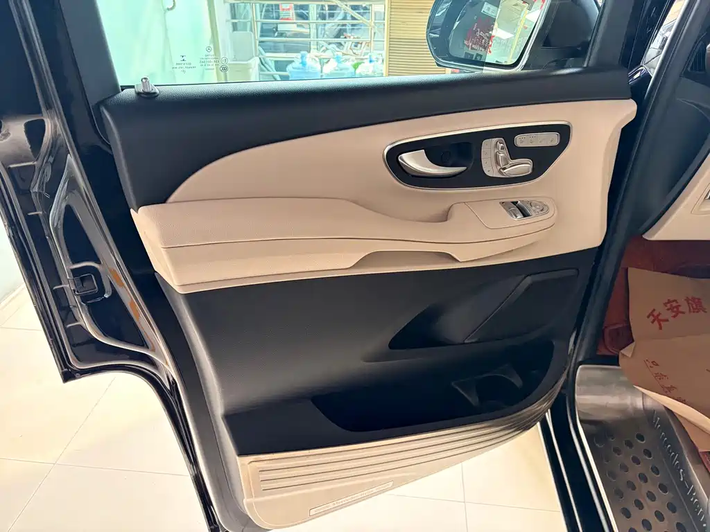 Mercedes-Benz V-Class — миниатюра 5