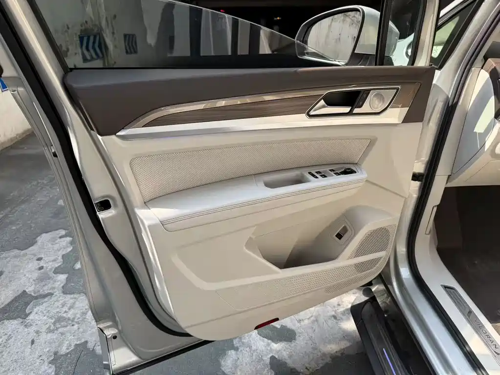 Volkswagen Viloran 2020 330TSI Luxury