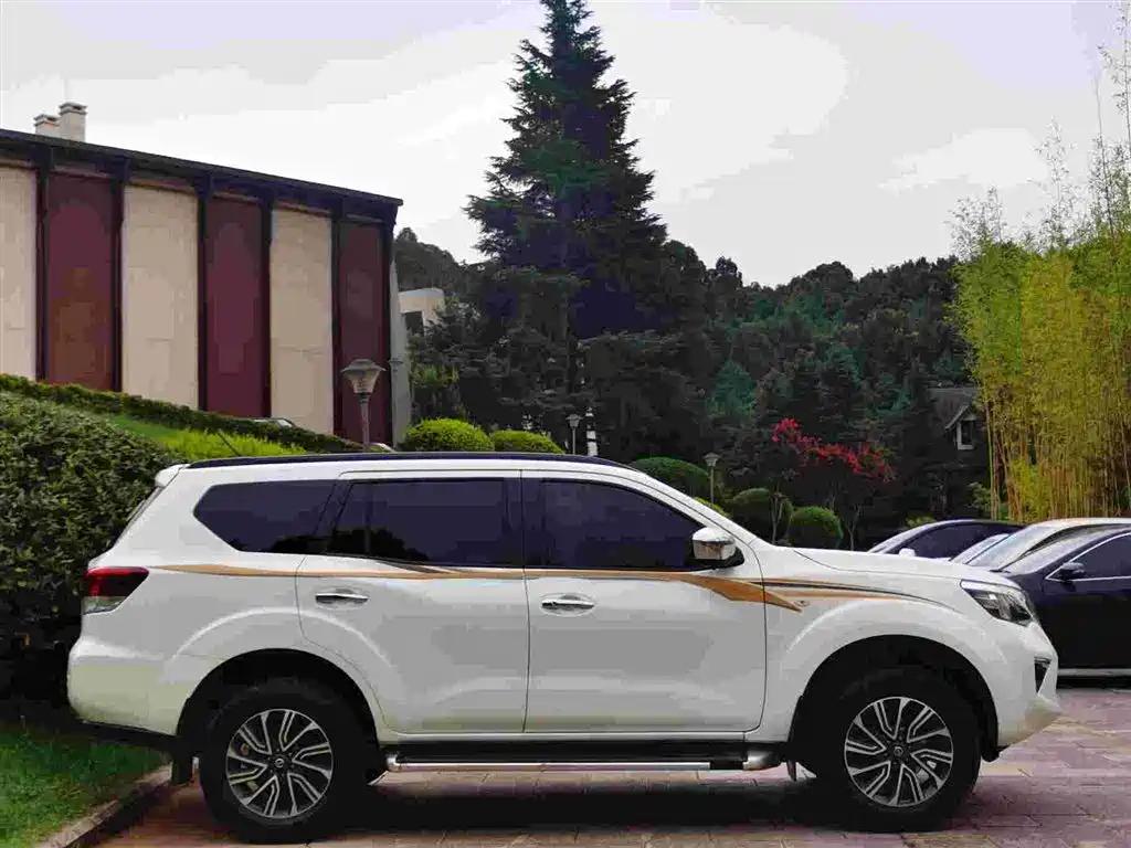 Nissan Terra — миниатюра 7