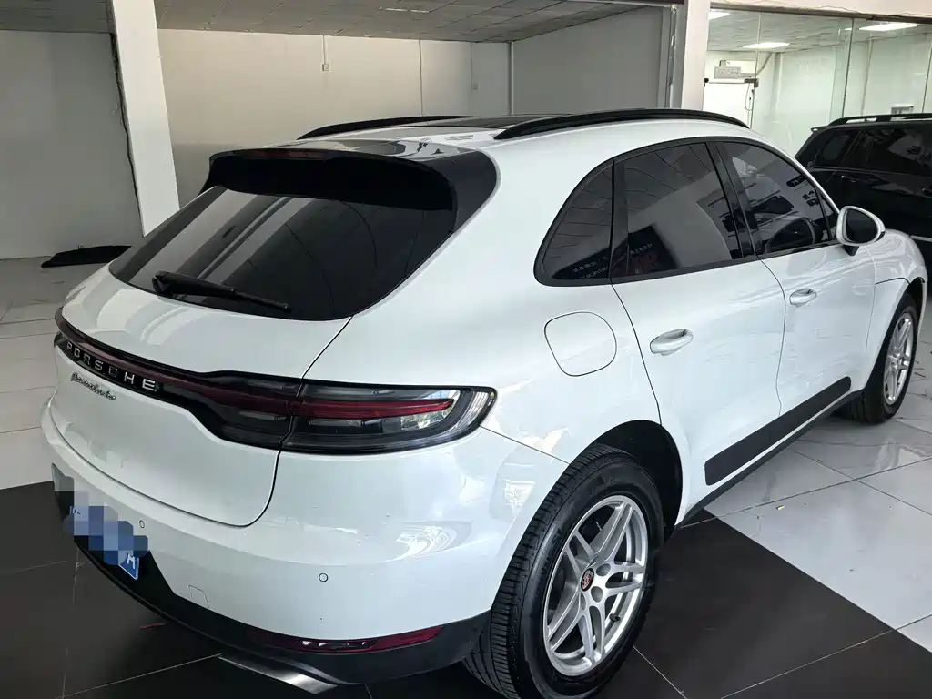 Porsche Macan — миниатюра 7