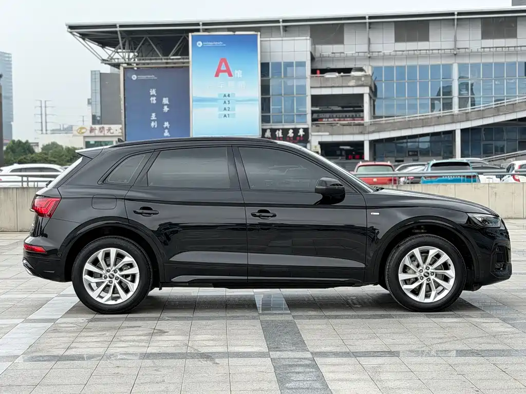 Audi Q5L 2022 40T Luxury