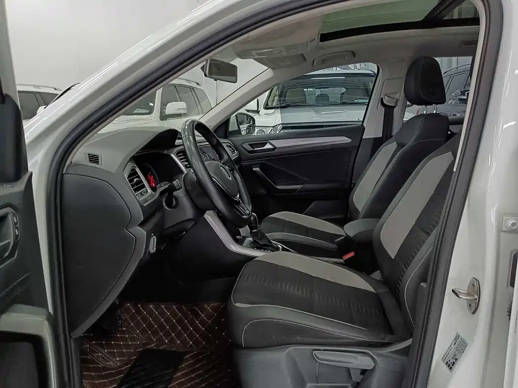 VOLKSWAGEN T ROC EXPLORING SONGS