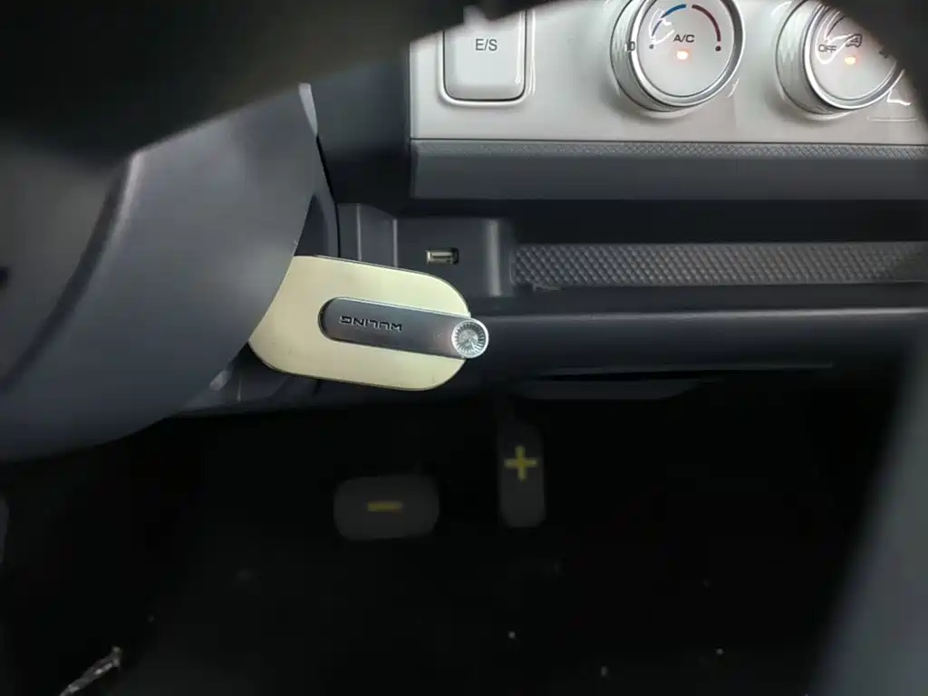 Wuling MINIEV — миниатюра 9