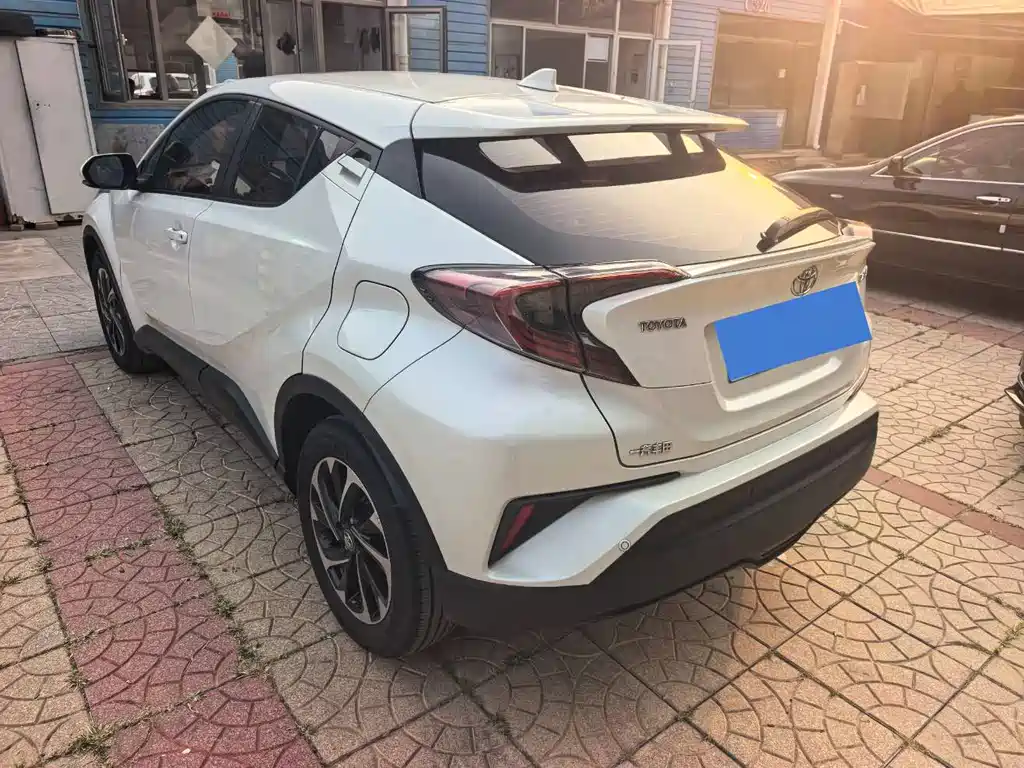 Toyota IZOA — миниатюра 6