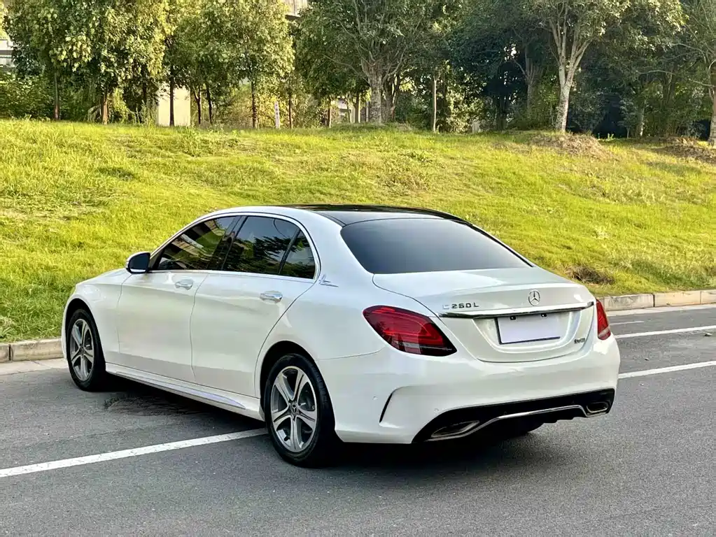 Mercedes-Benz C-Class — миниатюра 3