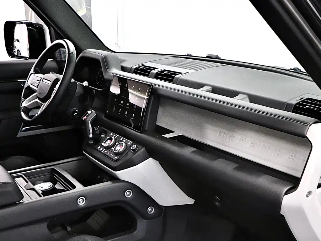Land Rover Defender — миниатюра 15