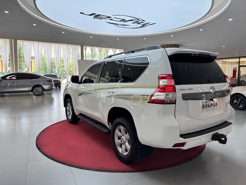 Toyota Land Cruiser Prado 2016 2.7L AT Standard