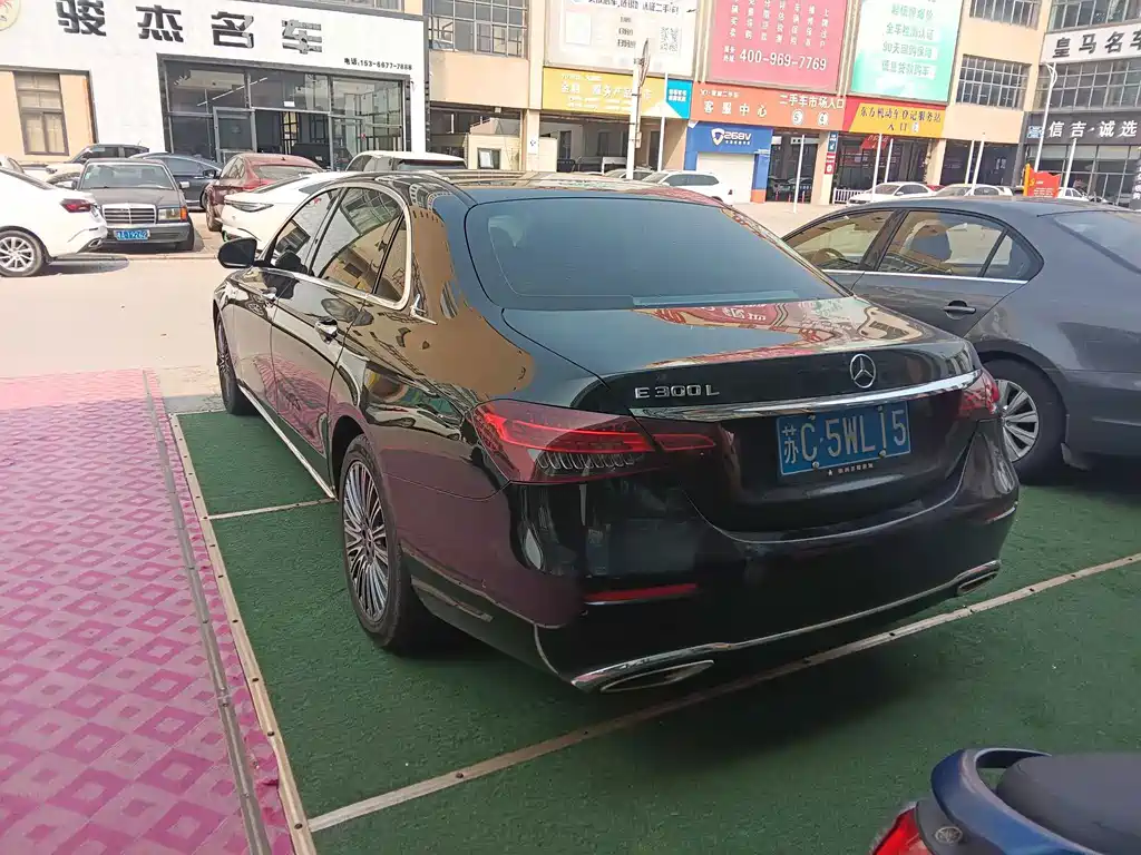 Mercedes-Benz E-Class — миниатюра 7