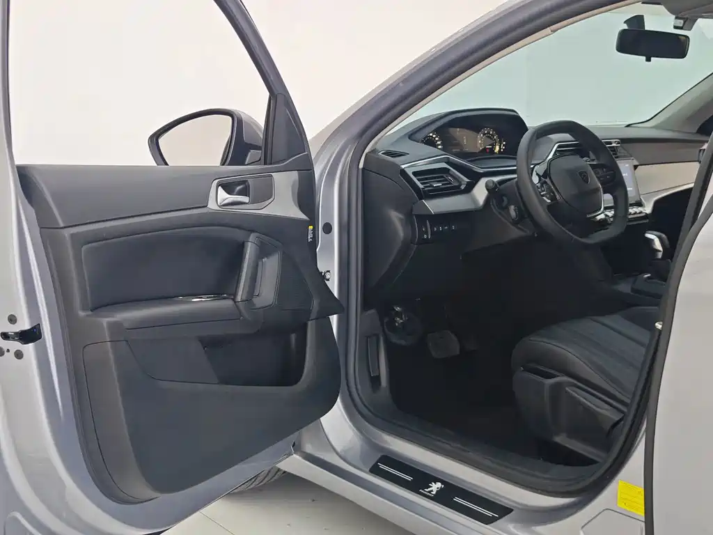 Peugeot 408 — миниатюра 29