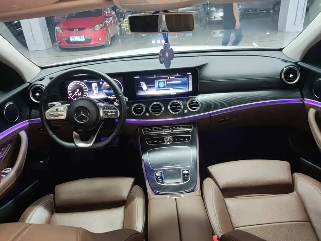 Mercedes-Benz E-Class — миниатюра 10