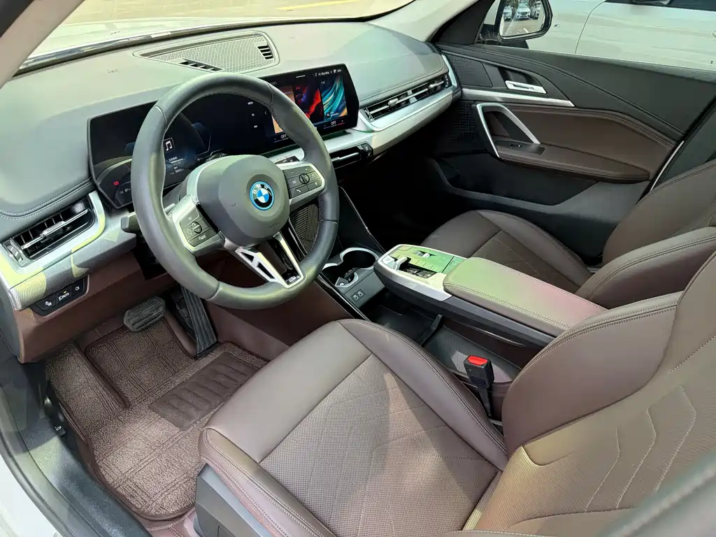 BMW iX1 — миниатюра 8