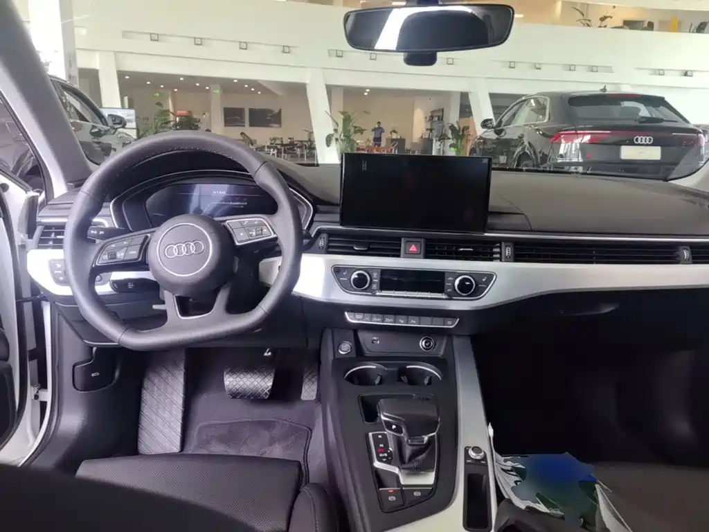 Audi A4L 2022 40 TFSI Luxury