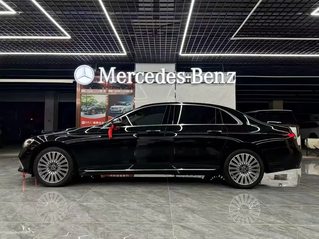 Mercedes-Benz E-Class — миниатюра 7