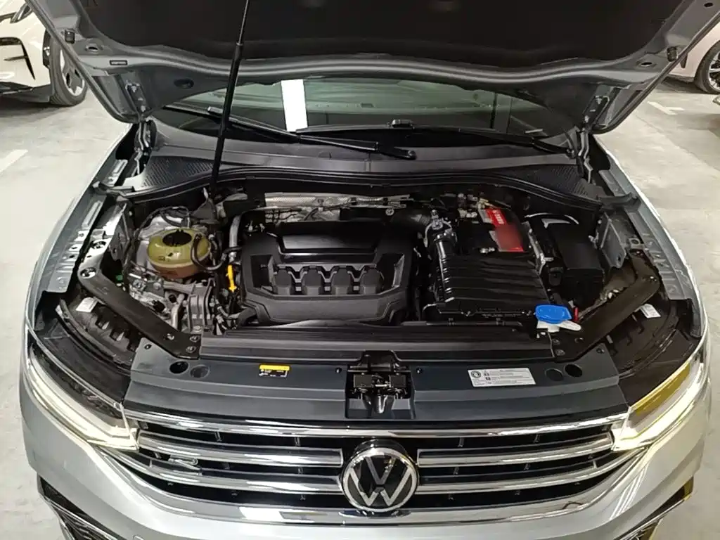 Volkswagen Tiguan L — миниатюра 20
