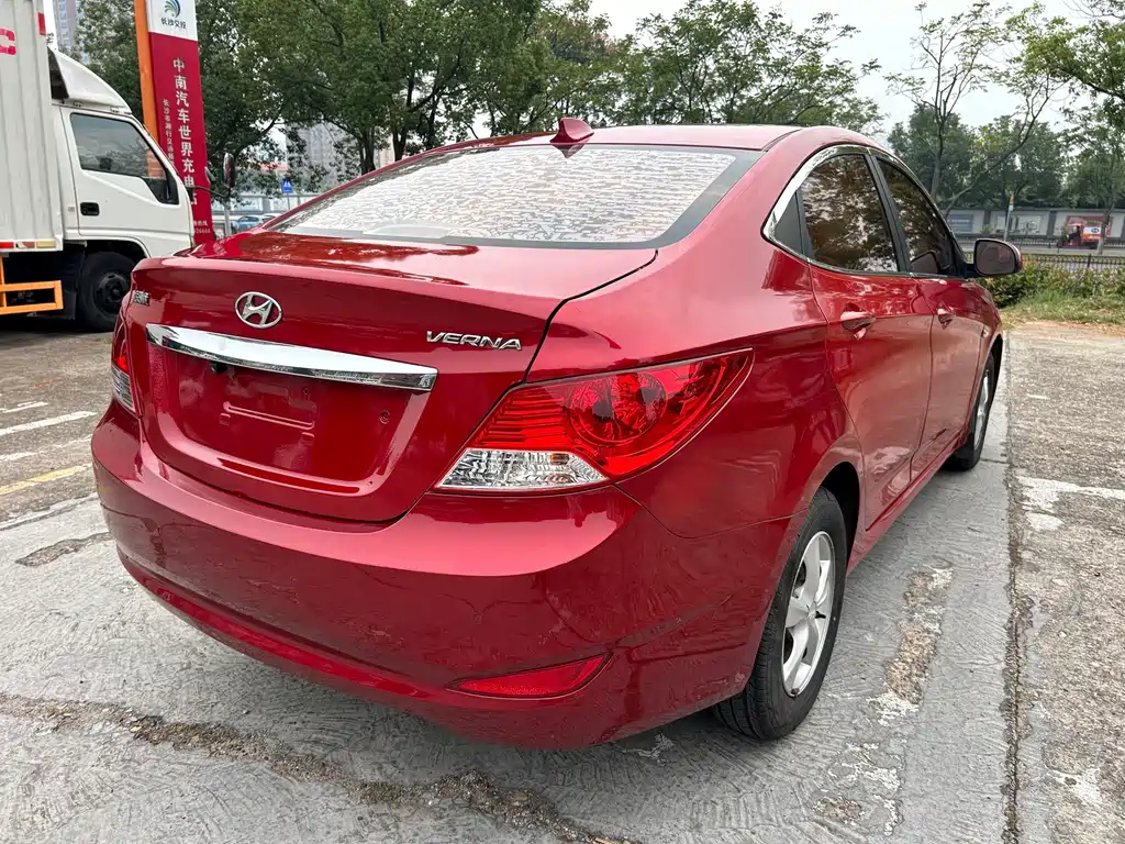 Hyundai Verna — миниатюра 4