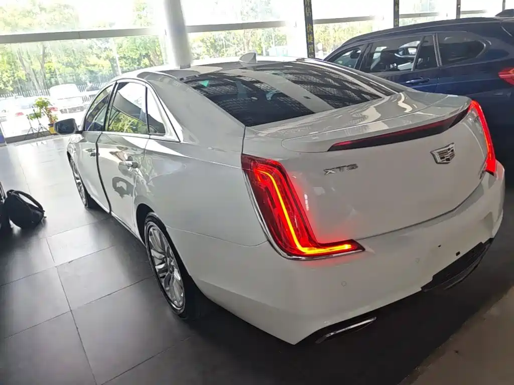 Cadillac XTS — миниатюра 5