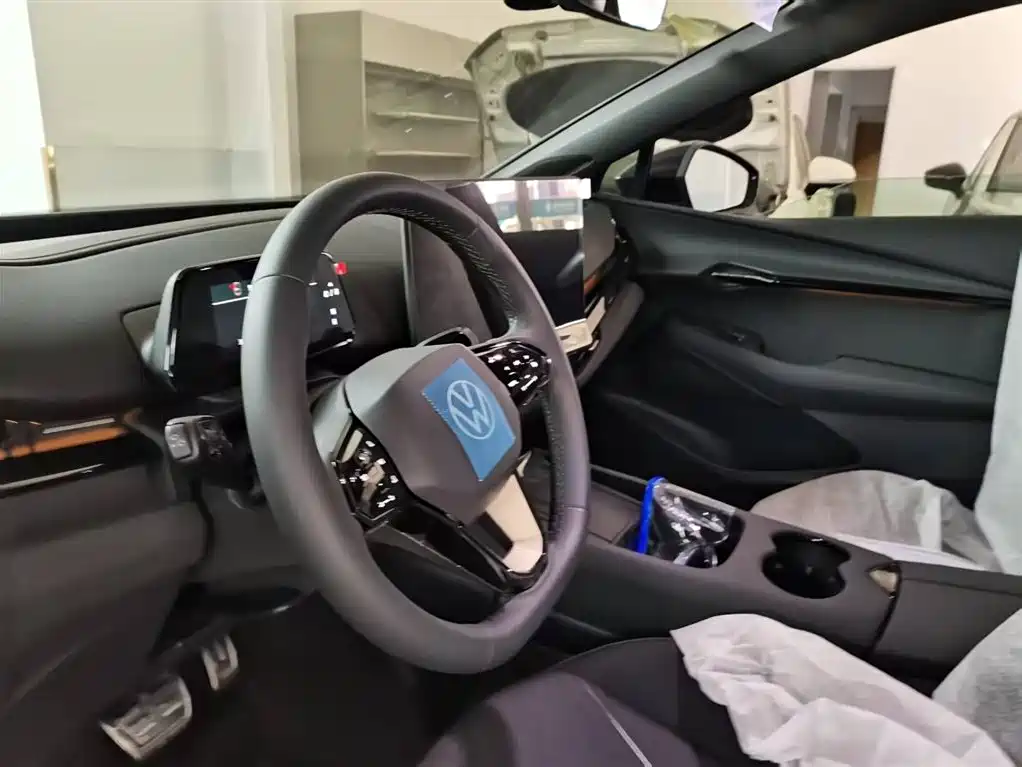 Volkswagen 06 2025 Pure