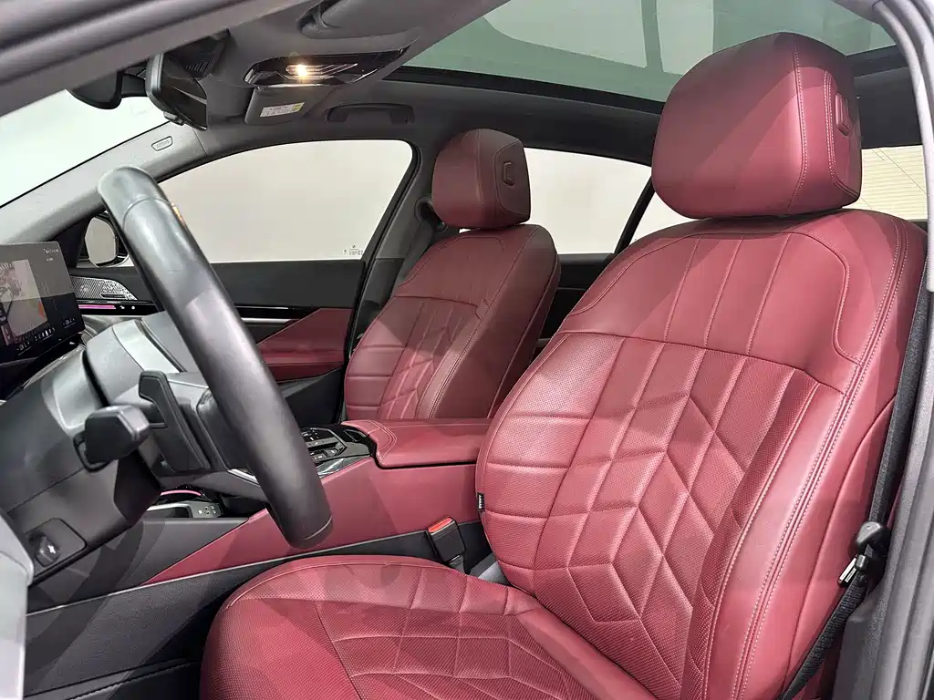BMW 5 Series — миниатюра 7