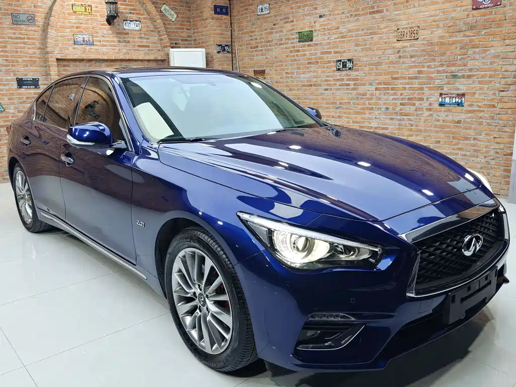 INFINITI Q50L