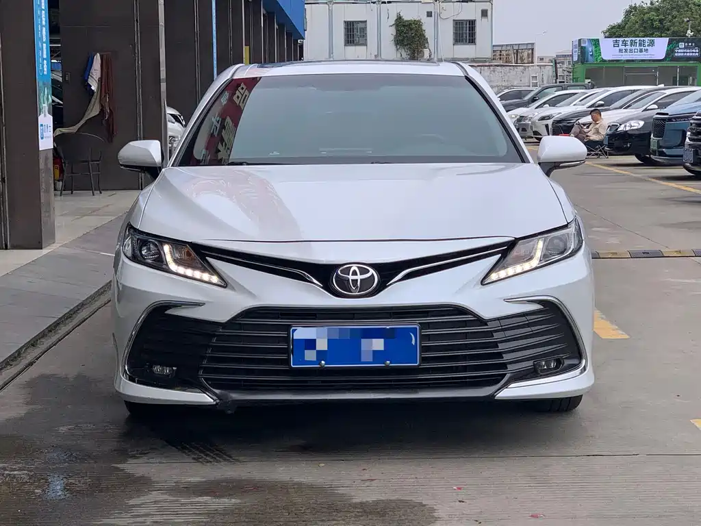 TOYOTA CAMRY