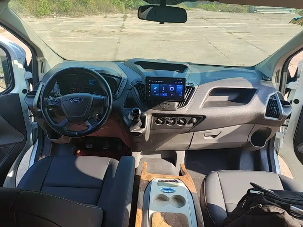 Ford Transit — миниатюра 10