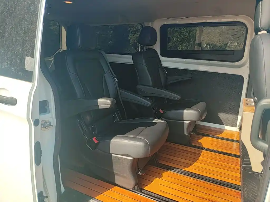Ford Transit — миниатюра 17