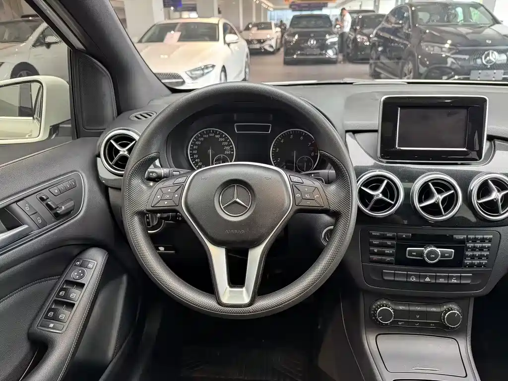 Mercedes-Benz B-Class — миниатюра 10