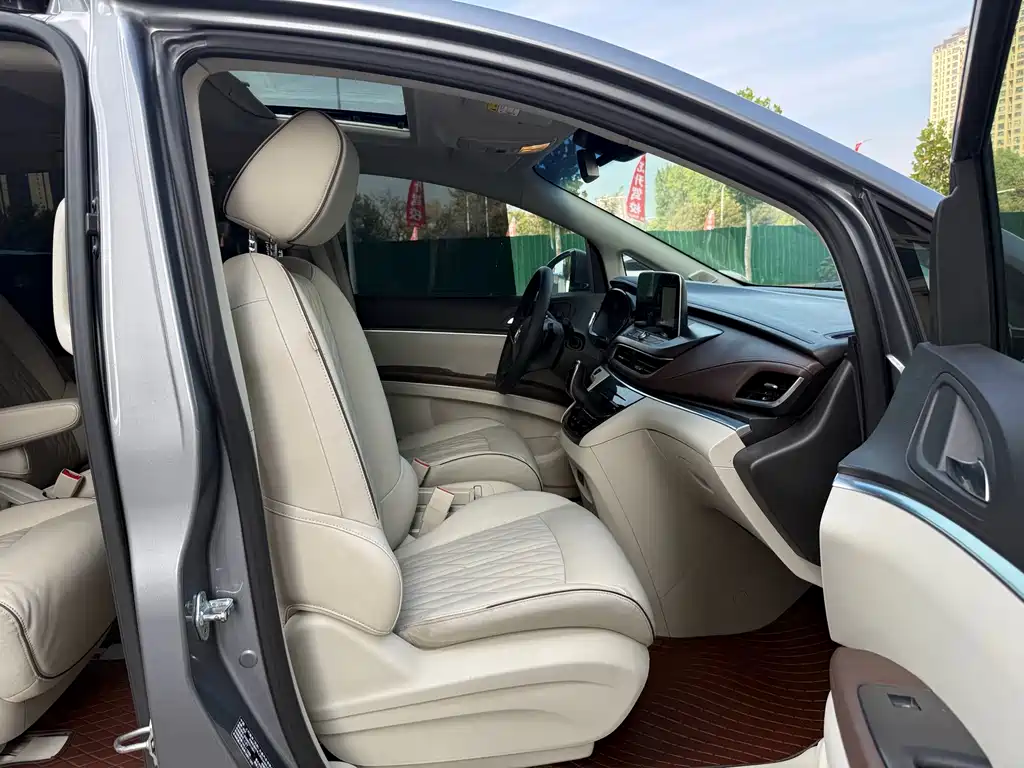 Buick GL8 — миниатюра 11