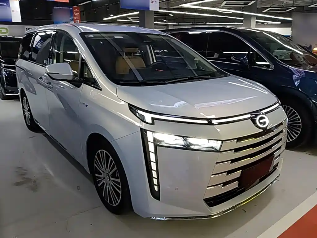 GAC Motor Trumpchi E8 PHEV — миниатюра 4