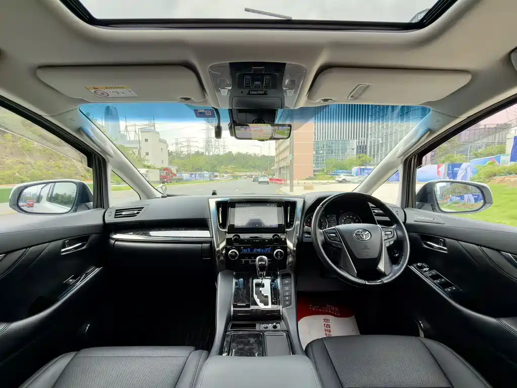 Toyota Alphard 2018 3.5L Luxury