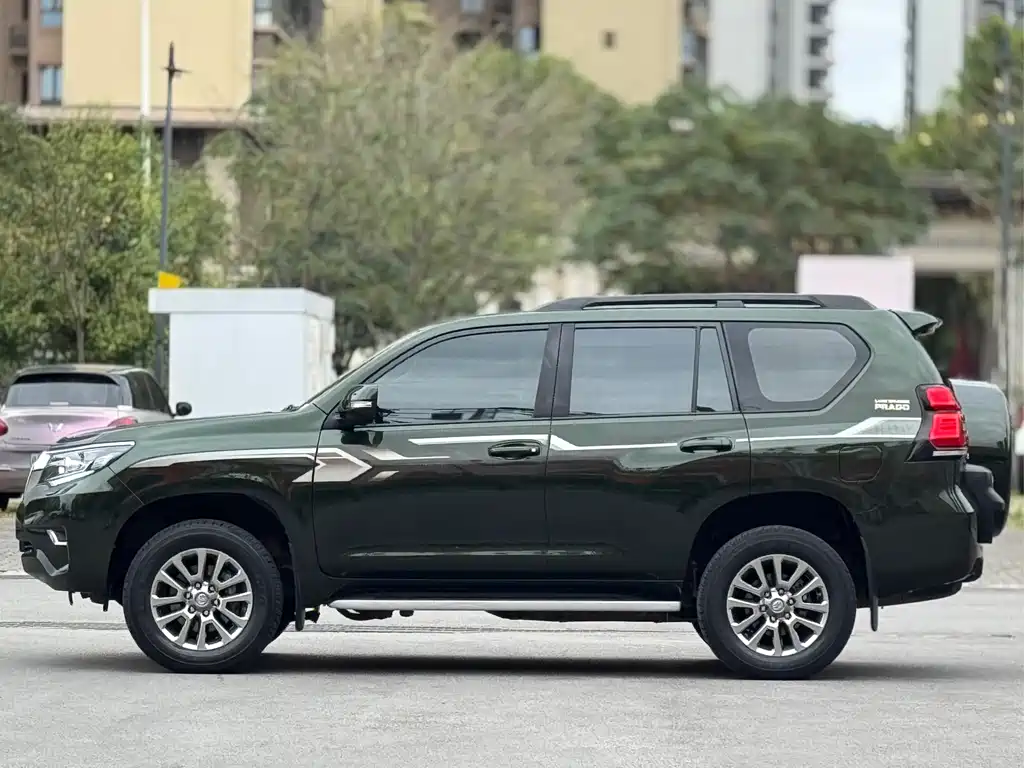 TOYOTA PRADO