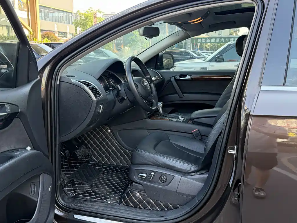 Audi Q7 — миниатюра 8