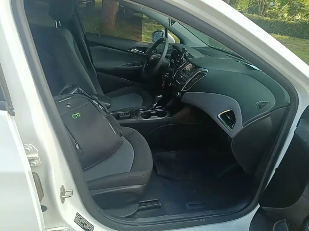 Chevrolet Cruze — миниатюра 25