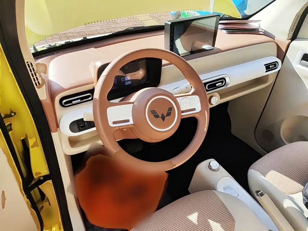 Wuling MINIEV — миниатюра 10