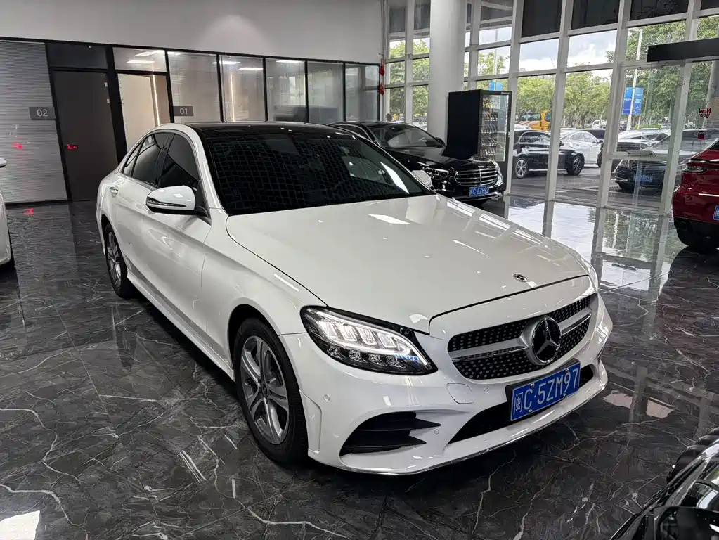 Mercedes-Benz C-Class — миниатюра 3