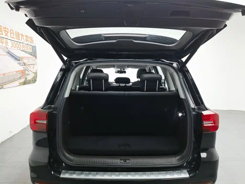 Roewe RX8 — миниатюра 16