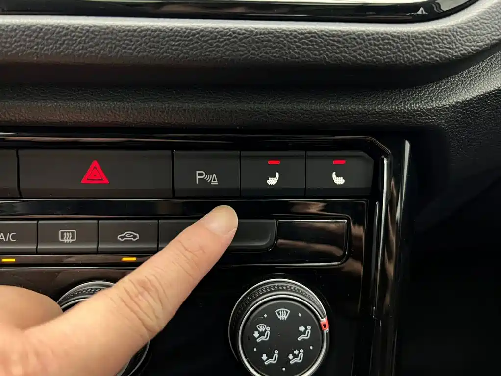 Volkswagen T-Roc — миниатюра 12