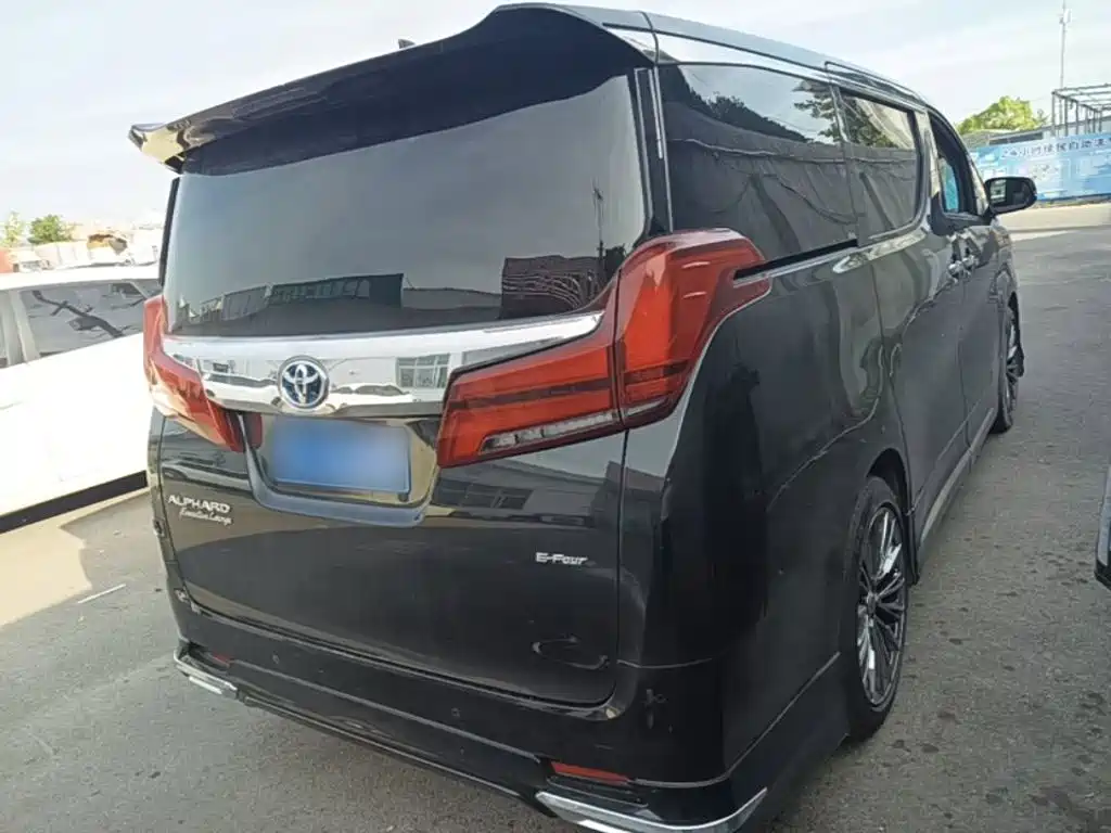 Toyota Vellfire 2023 2.5L HV Luxury