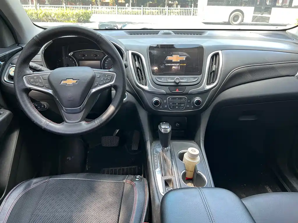 Chevrolet Equinox — миниатюра 11