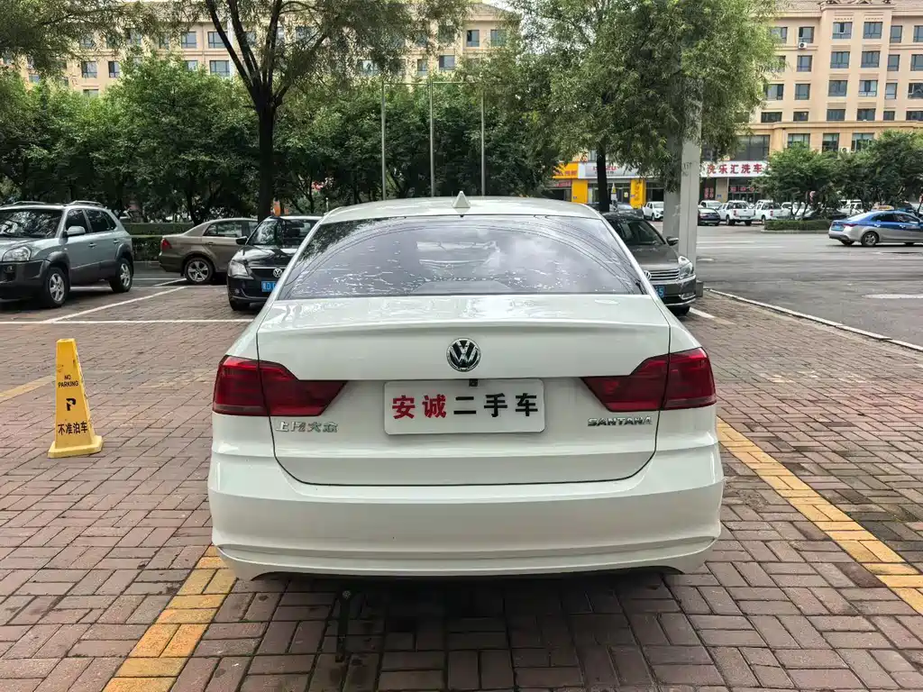 Volkswagen Santana — миниатюра 5