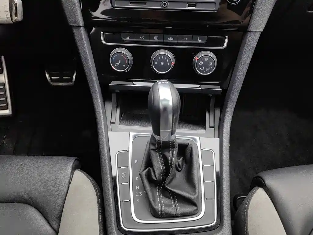 Volkswagen Golf — миниатюра 13